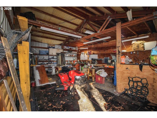 872 E BRIDGE St, Vernonia, OR 97064