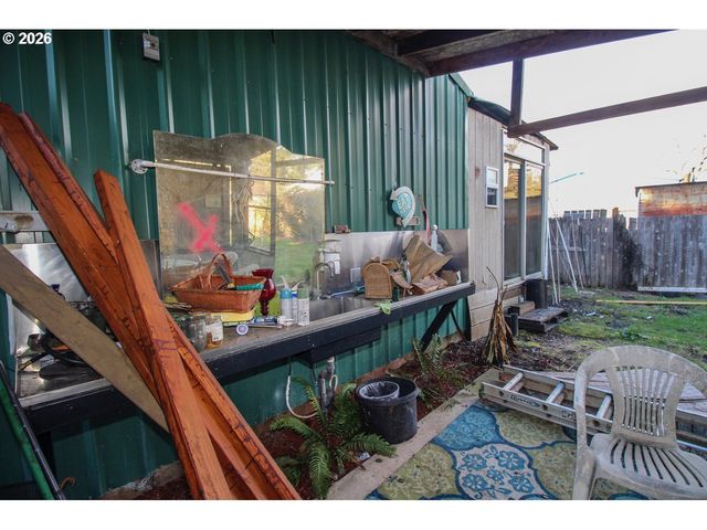 872 E BRIDGE St, Vernonia, OR 97064