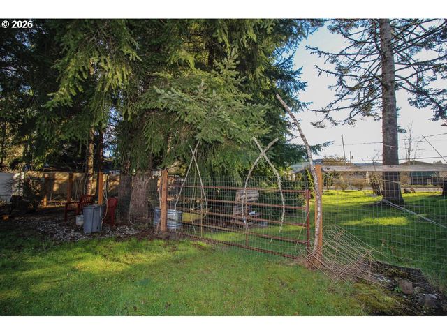 872 E BRIDGE St, Vernonia, OR 97064