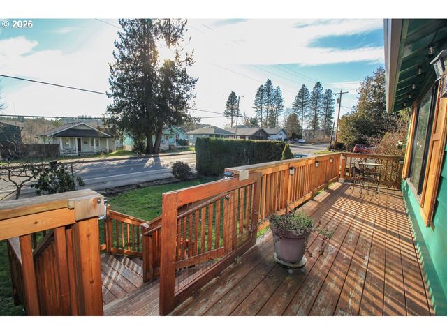 872 E BRIDGE St, Vernonia, OR 97064