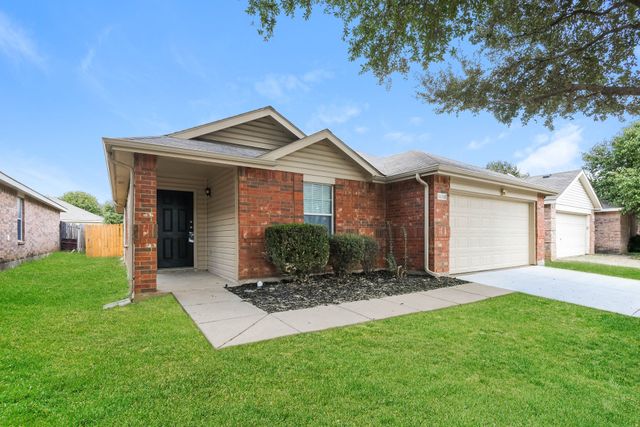 1132 Boxwood Drive, Crowley, TX 76036