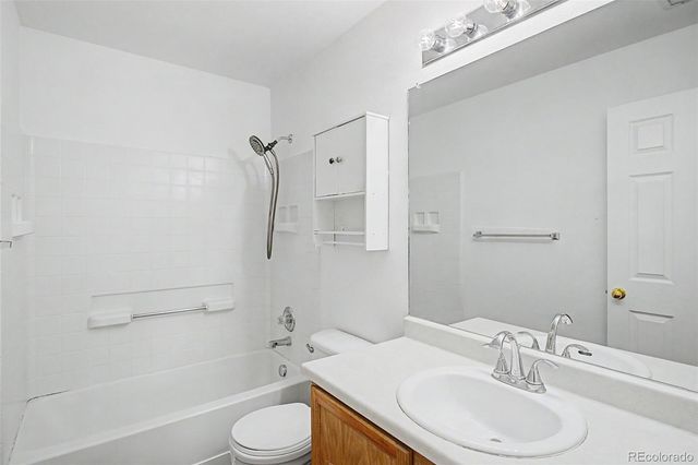 4231 S Mobile Circle B, Aurora, CO 80013