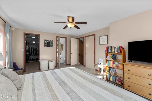 2240 Rosendale Road, Niskayuna, NY 12309