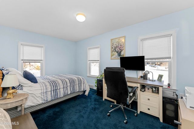 2240 Rosendale Road, Niskayuna, NY 12309