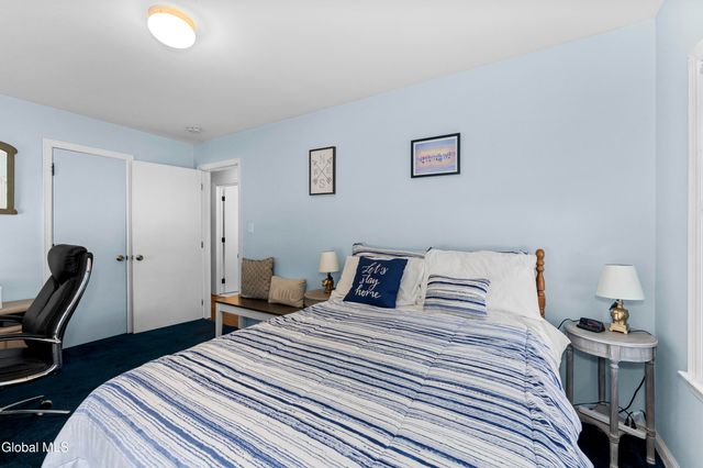 2240 Rosendale Road, Niskayuna, NY 12309