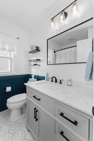 2240 Rosendale Road, Niskayuna, NY 12309