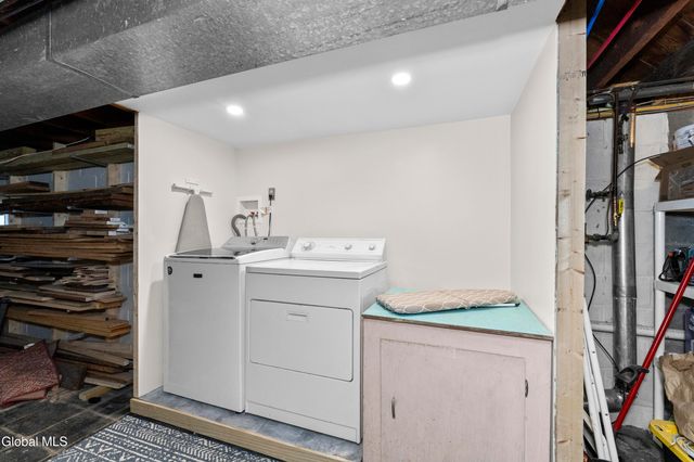 2240 Rosendale Road, Niskayuna, NY 12309