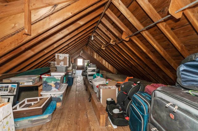 2240 Rosendale Road, Niskayuna, NY 12309