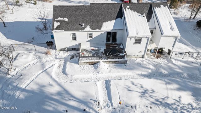 2240 Rosendale Road, Niskayuna, NY 12309