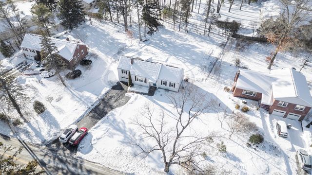 2240 Rosendale Road, Niskayuna, NY 12309