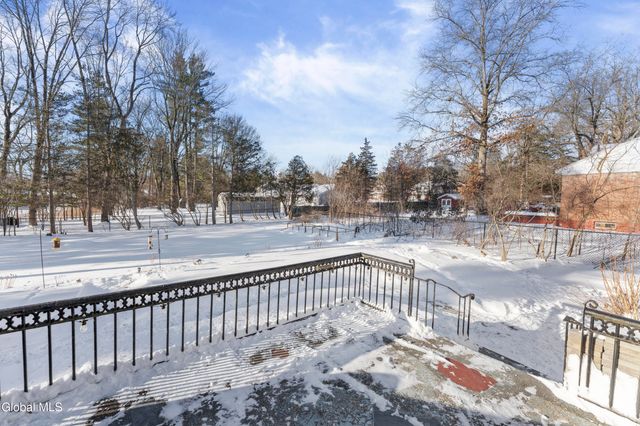 2240 Rosendale Road, Niskayuna, NY 12309