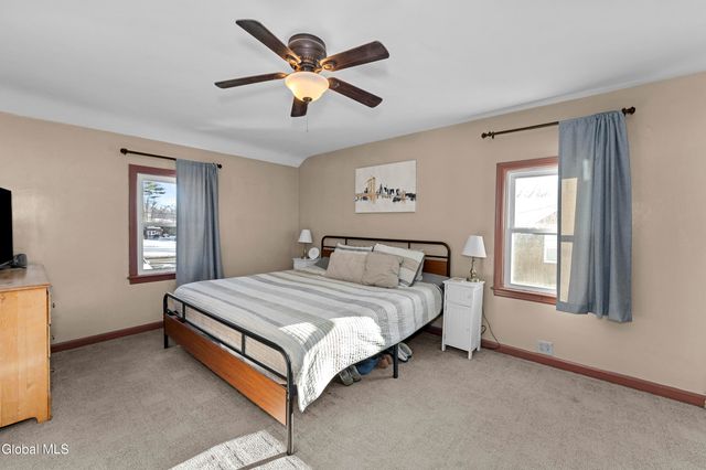 2240 Rosendale Road, Niskayuna, NY 12309