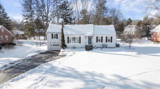 2240 Rosendale Road, Niskayuna, NY 12309
