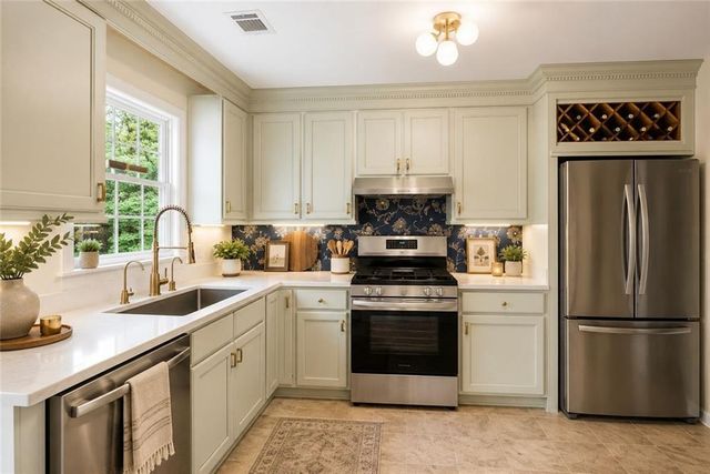 105 Leyland Court, Fayetteville, GA 30215