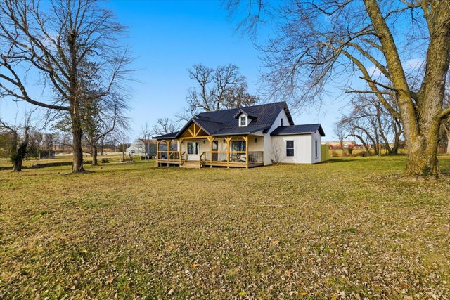 1105 Clouse Street, Mountain Grove, MO 65711
