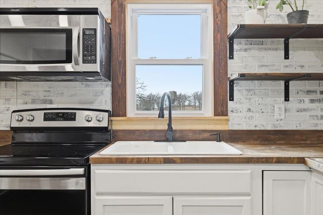 1105 Clouse Street, Mountain Grove, MO 65711