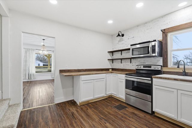 1105 Clouse Street, Mountain Grove, MO 65711