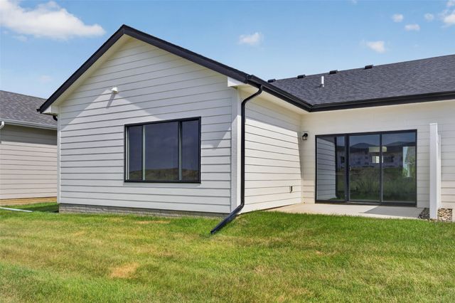 1612 Garland Avenue, Norwalk, IA 50211