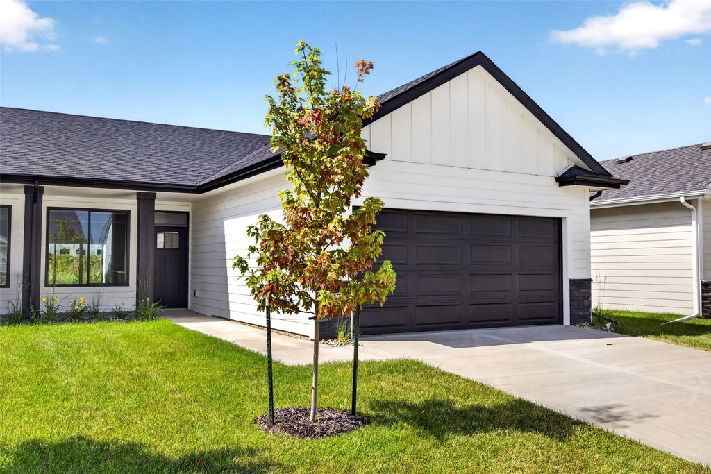 1612 Garland Avenue, Norwalk, IA 50211