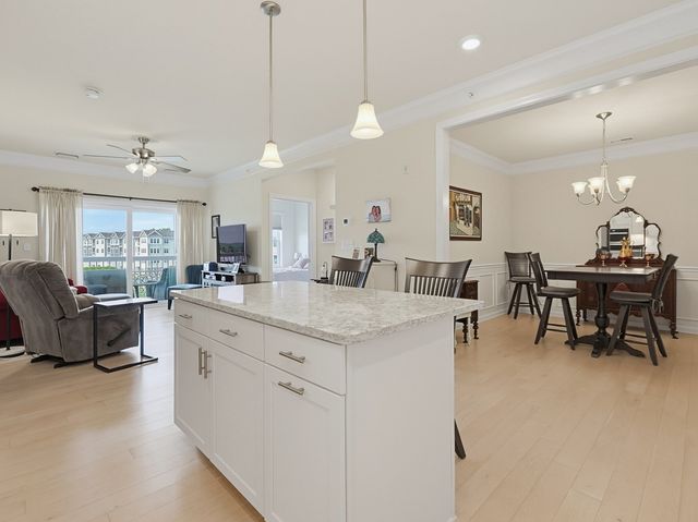 4 Peters Farm Way 409, Westborough, MA 01581