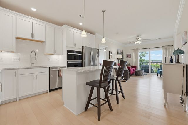 4 Peters Farm Way 409, Westborough, MA 01581
