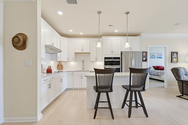 4 Peters Farm Way 409, Westborough, MA 01581