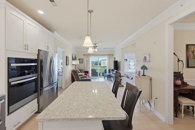 4 Peters Farm Way 409, Westborough, MA 01581