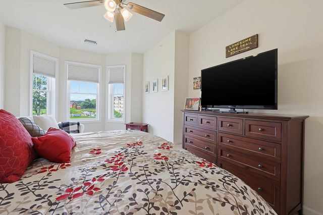4 Peters Farm Way 409, Westborough, MA 01581