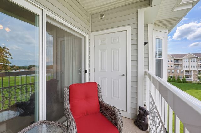 4 Peters Farm Way 409, Westborough, MA 01581