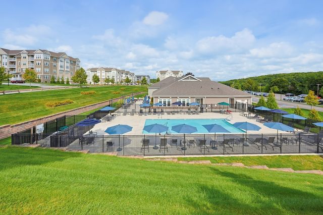 4 Peters Farm Way 409, Westborough, MA 01581