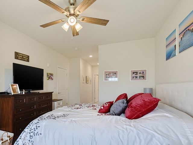 4 Peters Farm Way 409, Westborough, MA 01581