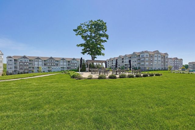 4 Peters Farm Way 409, Westborough, MA 01581