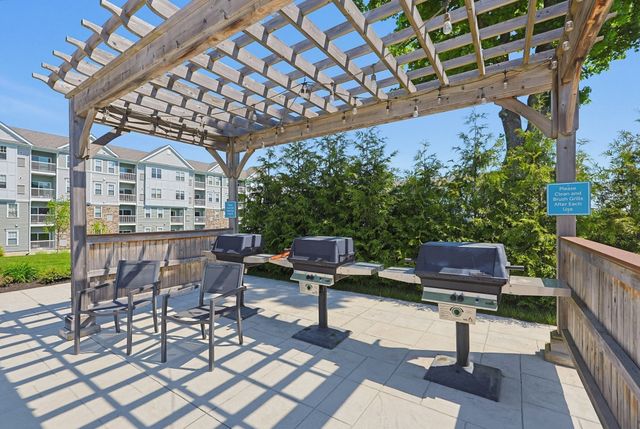 4 Peters Farm Way 409, Westborough, MA 01581