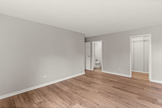 924 S Lake Court 105, Westmont, IL 60559