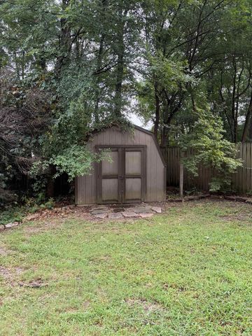 2107 Rosemond Avenue, Jonesboro, AR 72401