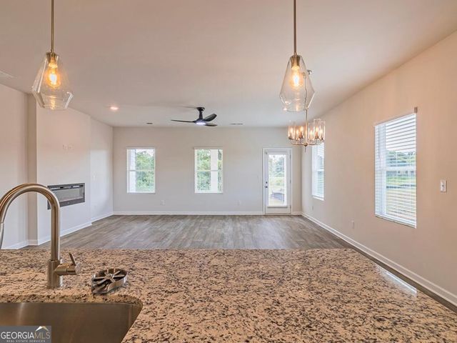 648 Encore Drive 84, Perry, GA 31069