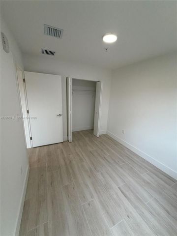 32 NW 14th Ave 203, Miami, FL 33125