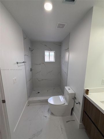 32 NW 14th Ave 203, Miami, FL 33125