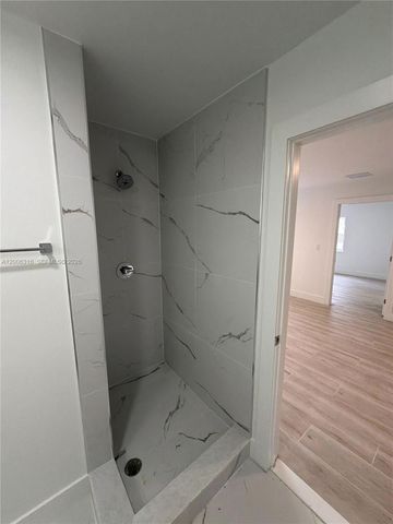 32 NW 14th Ave 203, Miami, FL 33125