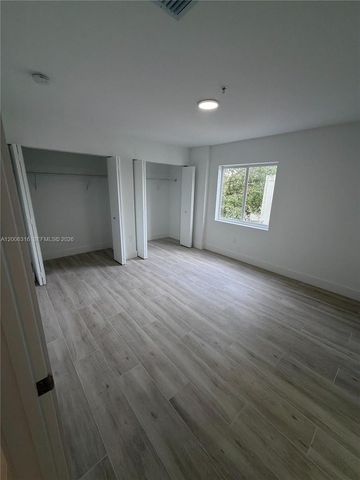 32 NW 14th Ave 203, Miami, FL 33125