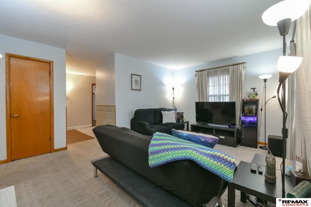 4221 N 11 Street, Lincoln, NE 68521