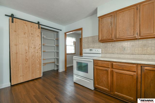 4221 N 11 Street, Lincoln, NE 68521