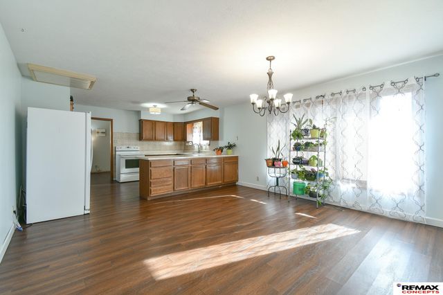 4221 N 11 Street, Lincoln, NE 68521