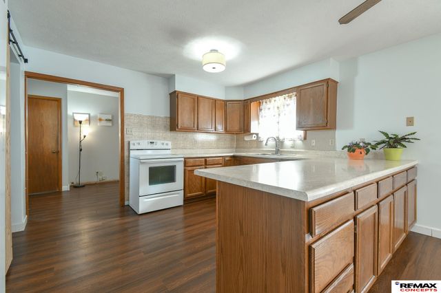 4221 N 11 Street, Lincoln, NE 68521