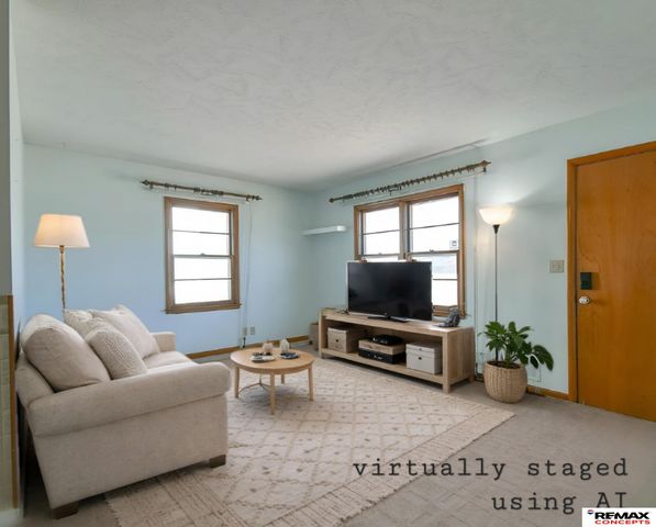 4221 N 11 Street, Lincoln, NE 68521