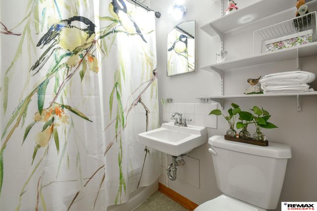 4221 N 11 Street, Lincoln, NE 68521