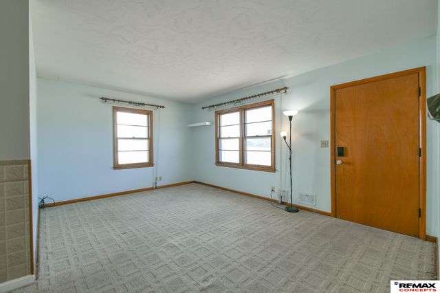 4221 N 11 Street, Lincoln, NE 68521