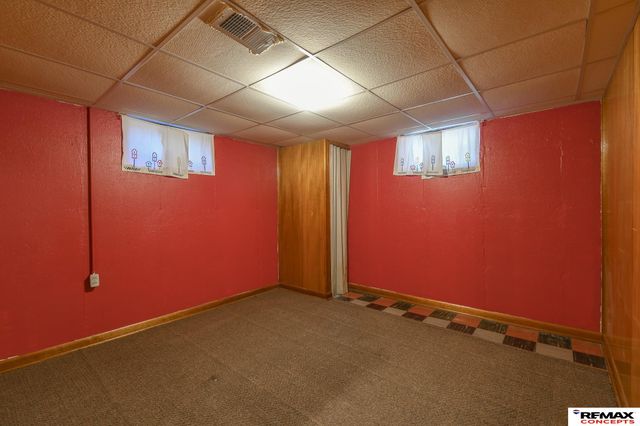 4221 N 11 Street, Lincoln, NE 68521