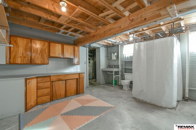 4221 N 11 Street, Lincoln, NE 68521