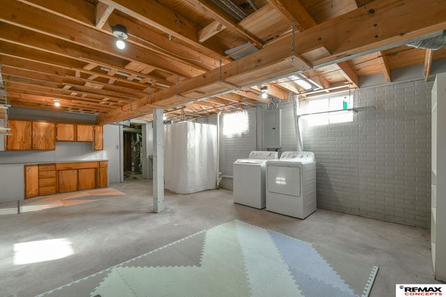 4221 N 11 Street, Lincoln, NE 68521